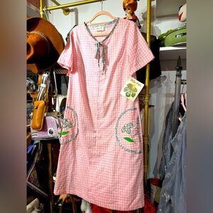 303 // Vintage DEADSTOCK Step-N-Go gingham house dress // 21" ptp